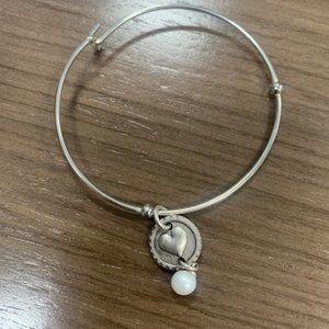 Vantel Pearls Heart Bangle